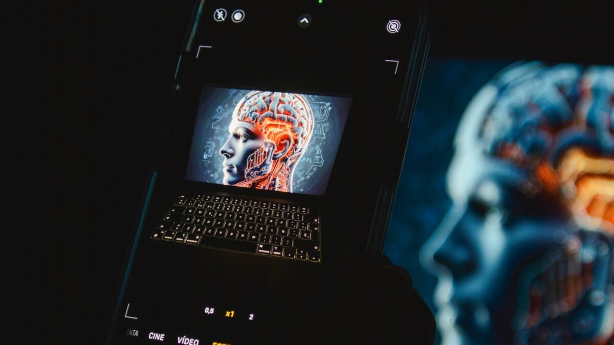 On-Device AI vs Cloud AI on Smartphones: What’s the Difference and Why It Matters